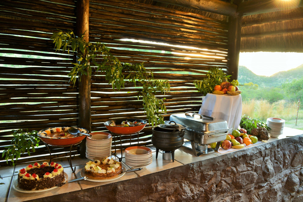 Boma dinner spread at Bakubung Bush Lodge