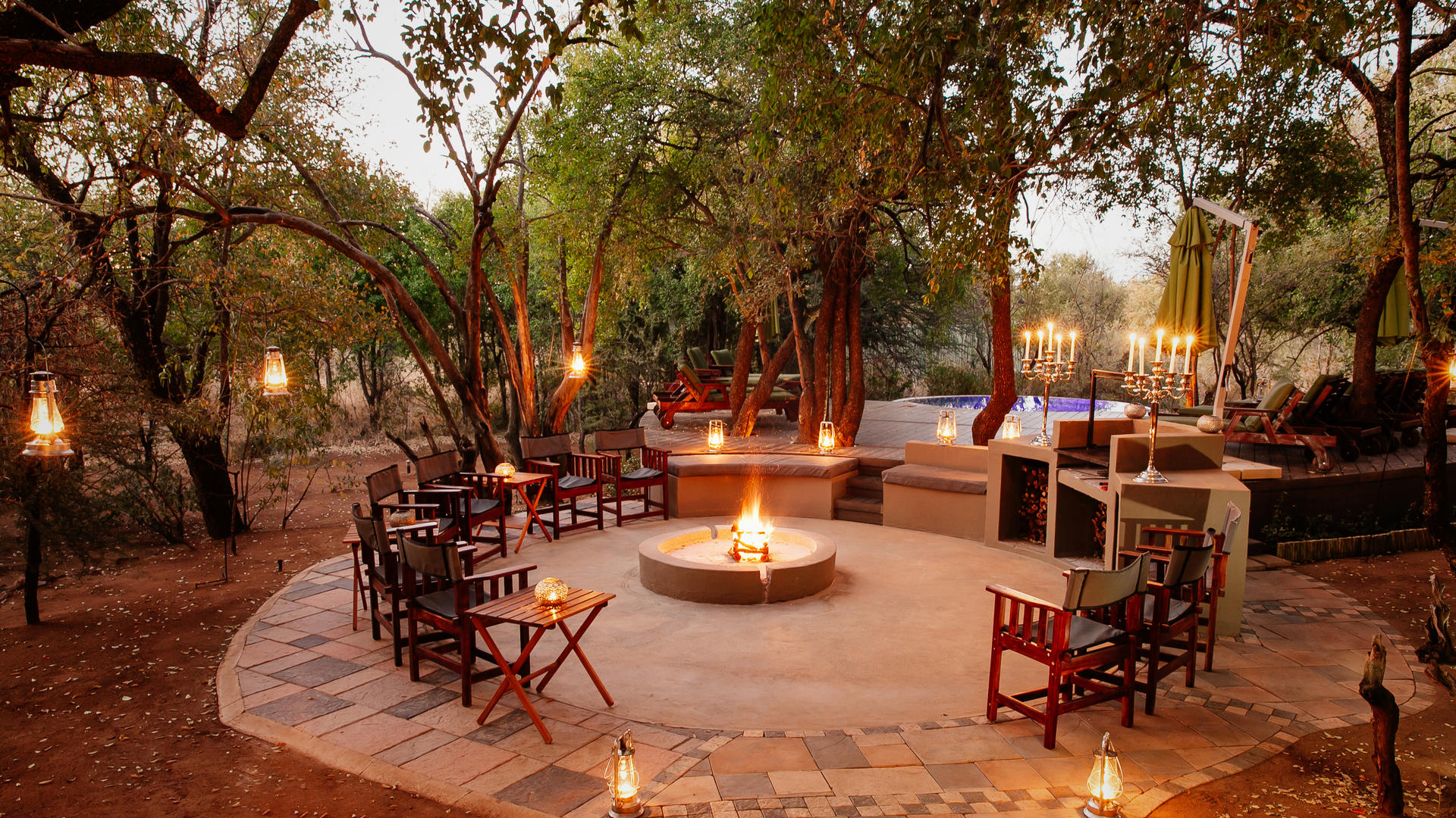 Tambuti Lodge boma and fire pit in the Black Rhino Reserve, Pilanesberg